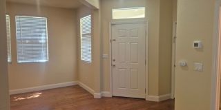 Adorable 3 bedroom 2.5 bath with loft Gallery 5