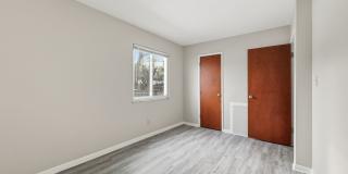 695 Riverview Gallery 19