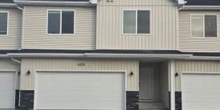 3 Bed 3 Bath Townhome Gallery 1