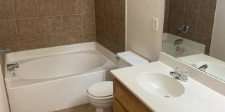 1104 Nicholas Cr. - B Gallery 20