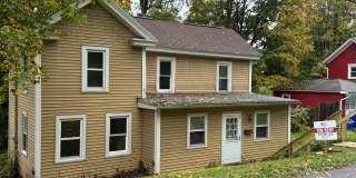 Charming 3- Bedroom Village Home - 7 Union Street Camillus NY Gallery 1