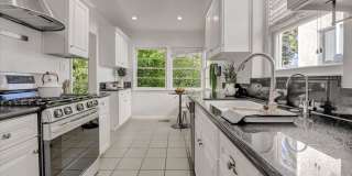 852 11th St Gallery 9