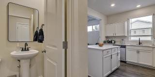 898 N 18th Avenue ~ Spacious & Immaculately Maintained Townhome Gallery 13
