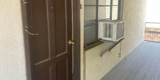 Charming 1-Bedroom Apartment in Short Acres – Gallery 1