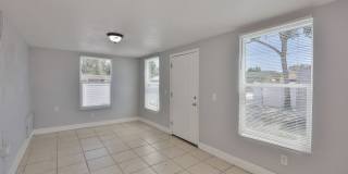 Exquisite Remodeled Retreat: 4 Bed, 1 Bath Gem in St. Petersburg Gallery 25