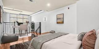 520 JOHN CARLYLE Street Gallery 28