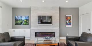527 BROWN Street Gallery 11