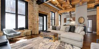 154 W Hubbard Street Gallery 8
