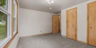 4 Bedroom Remodeled with 2 Stall Detached Garage 4 Bedroom Remodeled with 2 Stall Detached Garage Gallery 13