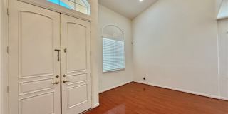 201 N Lincoln Gallery 2