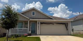 Modern Comfort Meets Convenient Living in San Antonio Gallery 1