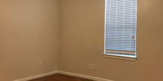 ***$500 Move-In Special*** SPACIOUS 3 BR/2 BA Rental in Mid-City with BACKYARD and DRIVEWAY (Section 8 not accepted) Gallery 8