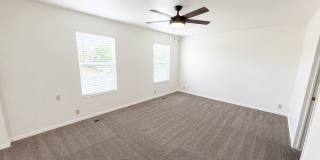 Spacious 5-Bedroom Sandy Home with Large Fenced Yard Spacious 5-Bedroom Sandy Home with Large Fenced Yard Gallery 19