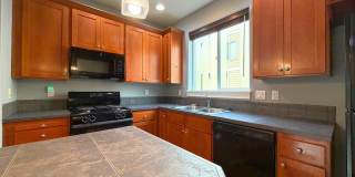 Bright 2-Bed, 2.5-Bath Beaverton Townhouse with Attached Garage & AC Gallery 8