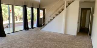 Spacious Duplex in South Redlands with Pool Access Gallery 1