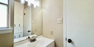 8211 Creekline Dr Gallery 19