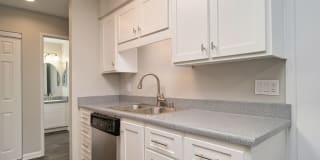 St. Charles Oaks Apartments Gallery 28