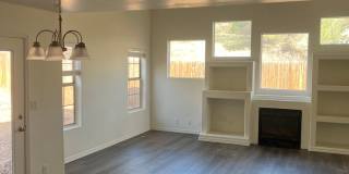 Remodeled End-Unit Townhome @ Village at Elk Run | 3 Bed, 2.5 Bath + 2-Car Garage Gallery 7