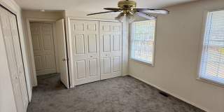 Olde Crofton Charm! Two Bedroom Townhome Gallery 13