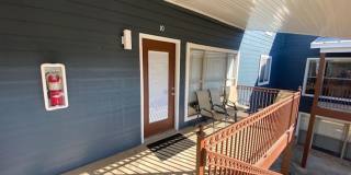 Super Cute Condo Near U of A! Gallery 3