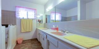 Spacious 3 Bedroom Home with Oversized Family Room & Covered Outdoor Living! Gallery 19