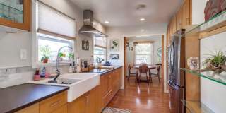 ***VACATION HOME AVAILABLE FROM MAY 15TH- OCTOBER 31ST*** MONTH TO MONTH Gallery 10