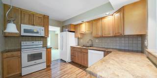 3 Bed 2.5 Bath Townhome in Chesterbrook Gallery 6