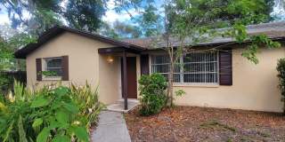 Spacious 2 Bed/ 1 Bath Triplex Apt. Trash and Lawn Included! Gallery 1