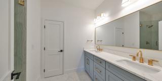 Gorgeous 4/3.5 Custom 3 Story Townhome Gallery 12