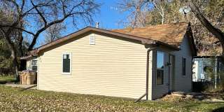 Pet Friendly 3 Bedroom Charmer located behind Corbett Field! Gallery 1