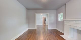2607 East 10th Street Gallery 5