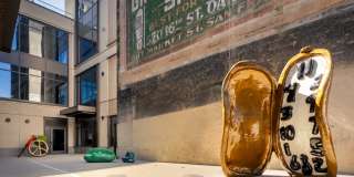 1900 Broadway Gallery 84