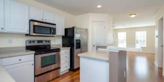 3 Bed Updated Condo Gallery 9