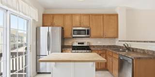 228 STATION PARK Circle Gallery 7