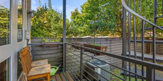 Stylish 2-Level Condo with Private Yard & Chef’s Kitchen Near Petworth Metro! Gallery 28