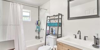 1920 NW 47th St Gallery 11