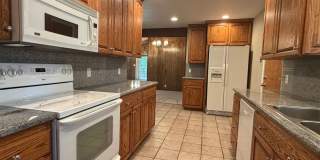 Adorable house with large deck,  yard and RV access Gallery 1