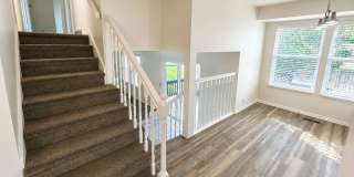 Spacious 5-Bedroom Sandy Home with Large Fenced Yard Spacious 5-Bedroom Sandy Home with Large Fenced Yard Gallery 12
