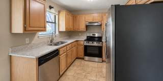 4-Bedroom Home with Spacious Backyard in Stratford Estates Gallery 7