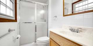 4 Bed 2.5 Bath in Des Plaines Gallery 17
