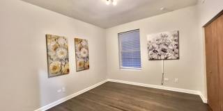 4619 S Michigan Avenue Gallery 8