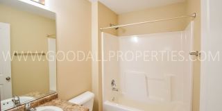 2 Bedroom, 2 1/2 Bath Townhome in Urbandale with attached Garage!!! Gallery 11