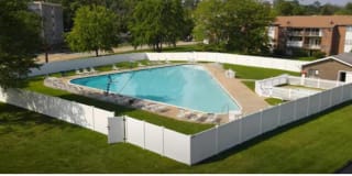 209 at Pickwick Apartments Gallery 9