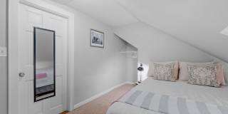 989 Union Street Gallery 40