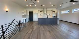 Close to Micron, 3 Bedroom 3 bath w/ a Million Dollar View! Gallery 22