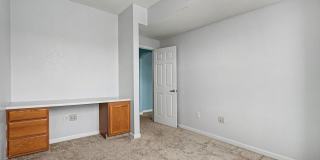 Charming Englewood Condo | 2 Bedrooms, Covered Parking & Community Pool Gallery 12