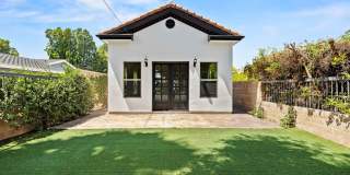 5011 Hayvenhurst Avenue Gallery 1