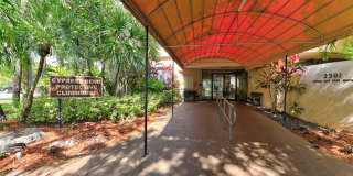 Bright & Spacious 1BR Retreat Near Beaches & Shopping Gallery 28