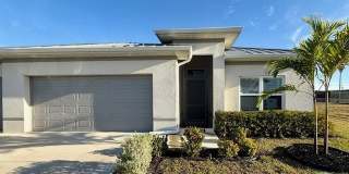 1913 NE JUANITA Place Gallery 1