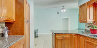 238 SW Grove Avenue Gallery 14